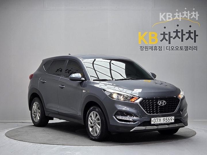 Hyundai Tucson Diesel e-VGT UⅡ 1.7 2WD Smart 6