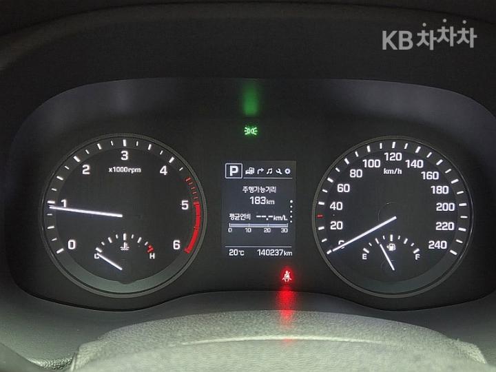 Hyundai Tucson Diesel e-VGT UⅡ 1.7 2WD Smart 9