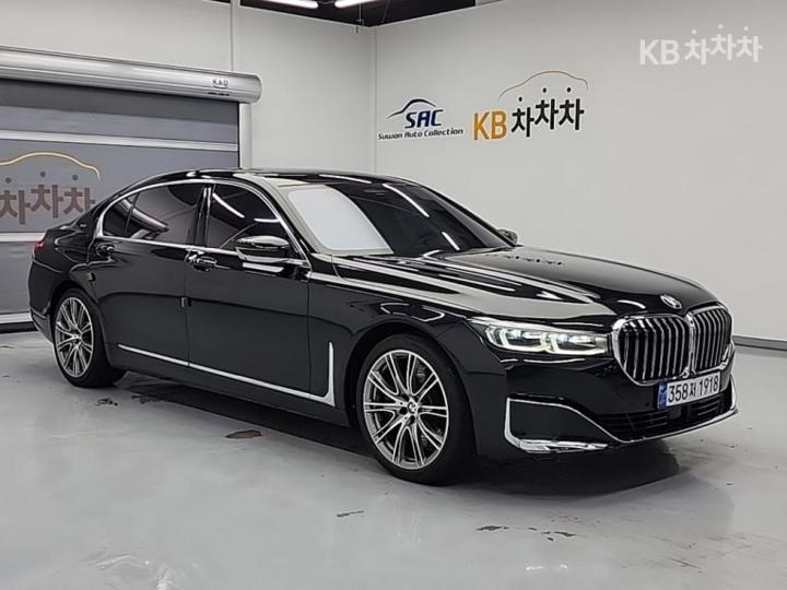 BMW 7 Series G11 M760Li xDrive V12 Excellence 5