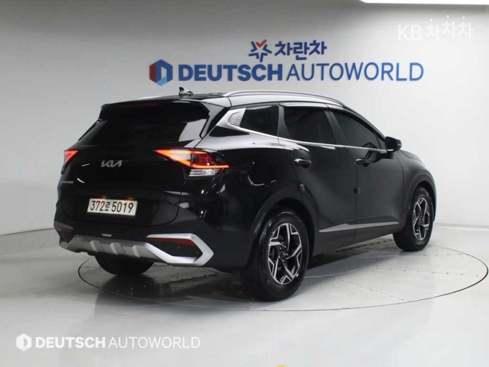 2022 - kia sportage