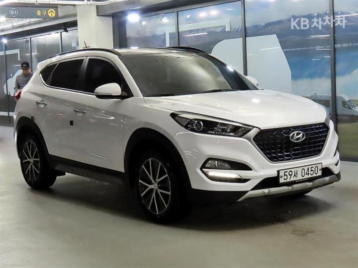 Hyundai Tucson Diesel e-VGT UⅡ 1.7 2WD Modern
