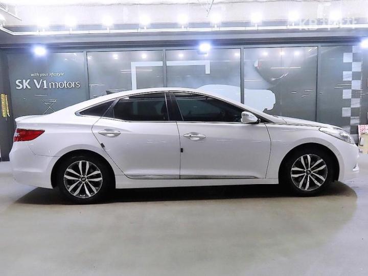 Hyundai Grandeur HG HG240 Luxury 4