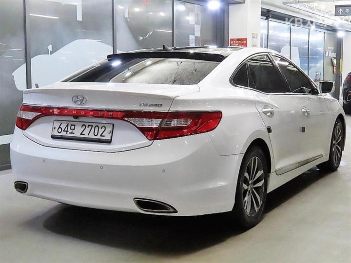 Hyundai Grandeur HG HG240 Luxury 5