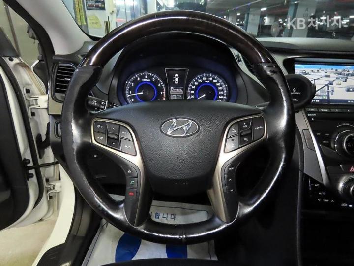 Hyundai Grandeur HG HG240 Luxury 9