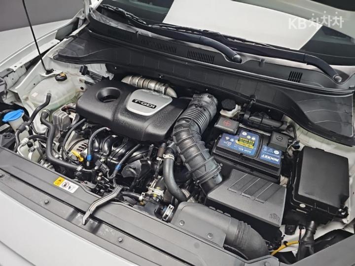 Hyundai Kona 1.6 Turbo Modern Pop 6