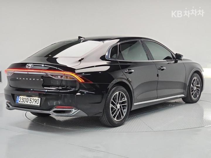 Hyundai Grandeur 2.5 Premium 5