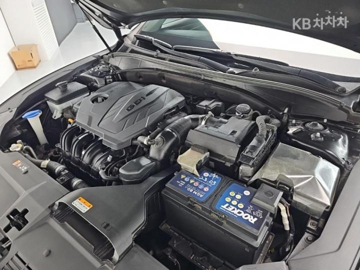 Hyundai Grandeur 2.5 Premium 6