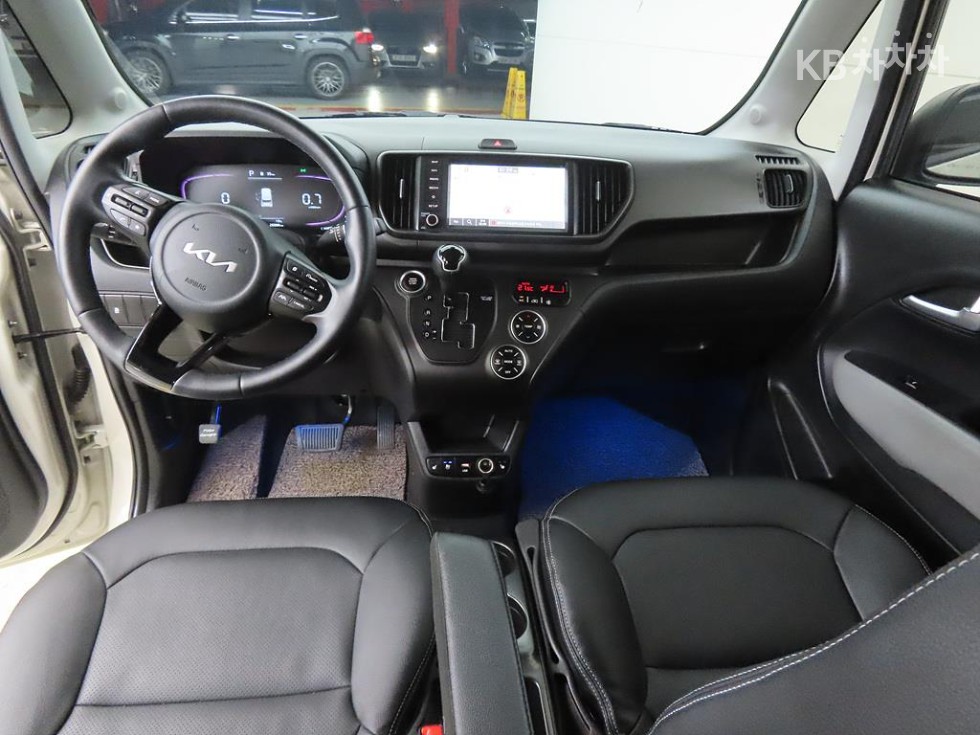 2023 - kia kia