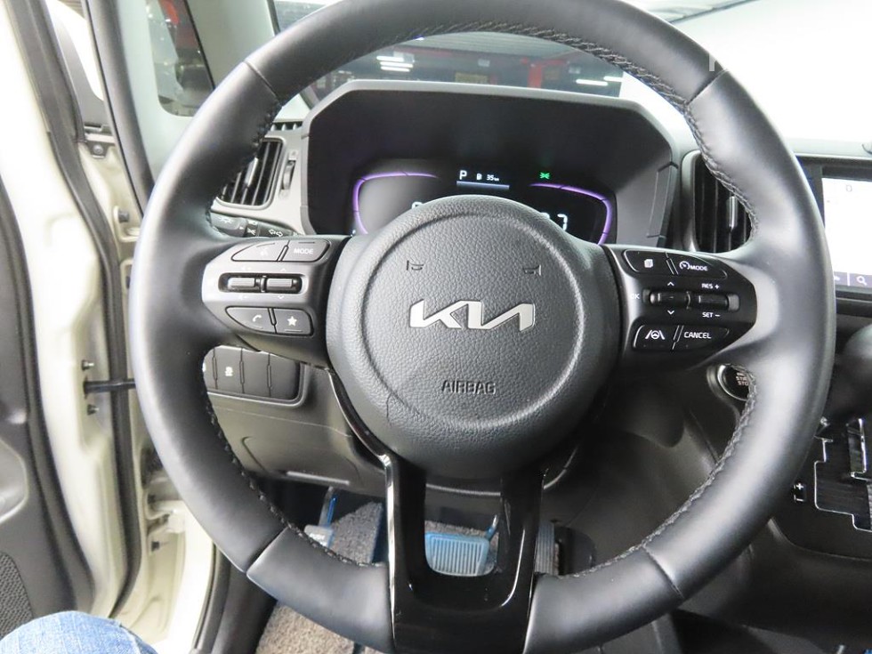 2023 - kia kia