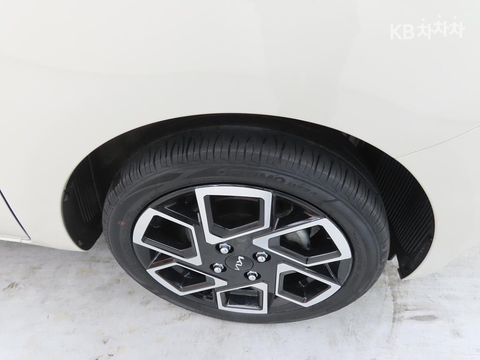 2023 - kia kia