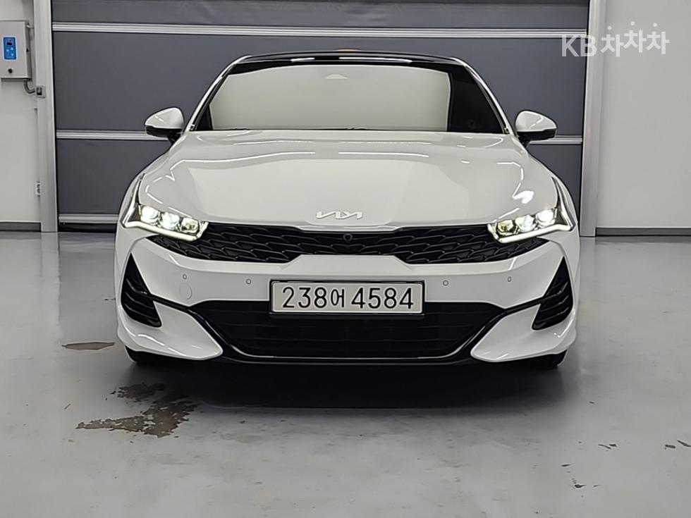 2023 Kia K5 3 photo