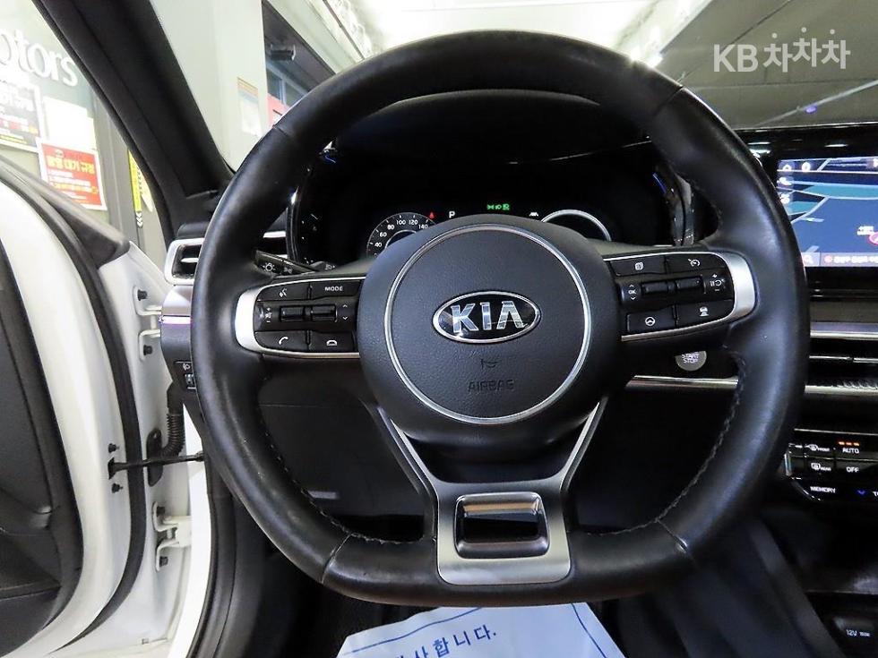 2021 - kia k5