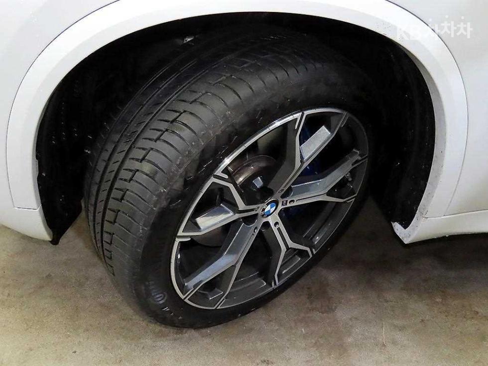 BMW X5 — miniaturë 20