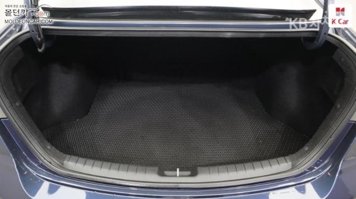 Hyundai Avante AD 1.6 GDi Value Plus 10