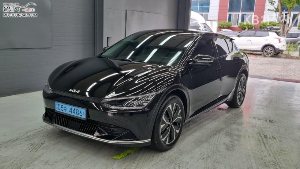 기아 EV6 롱 레인지 2WD 어스