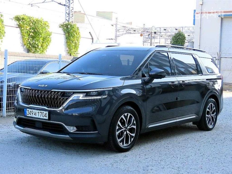 2022 - kia carnival