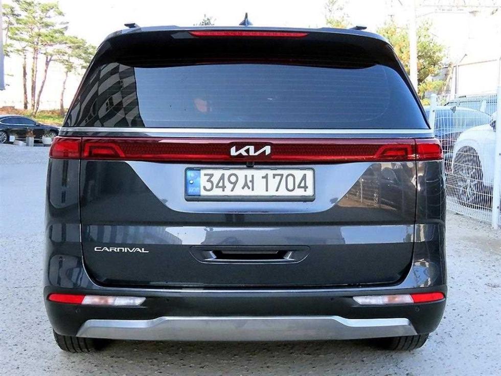 2022 - kia carnival