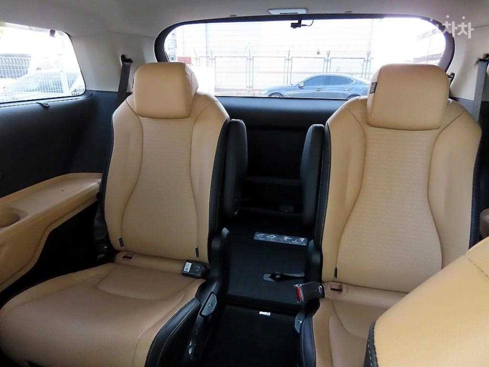 2022 - kia carnival