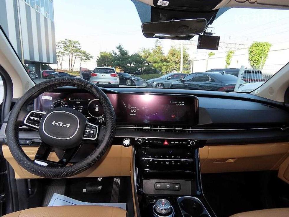 2022 - kia carnival