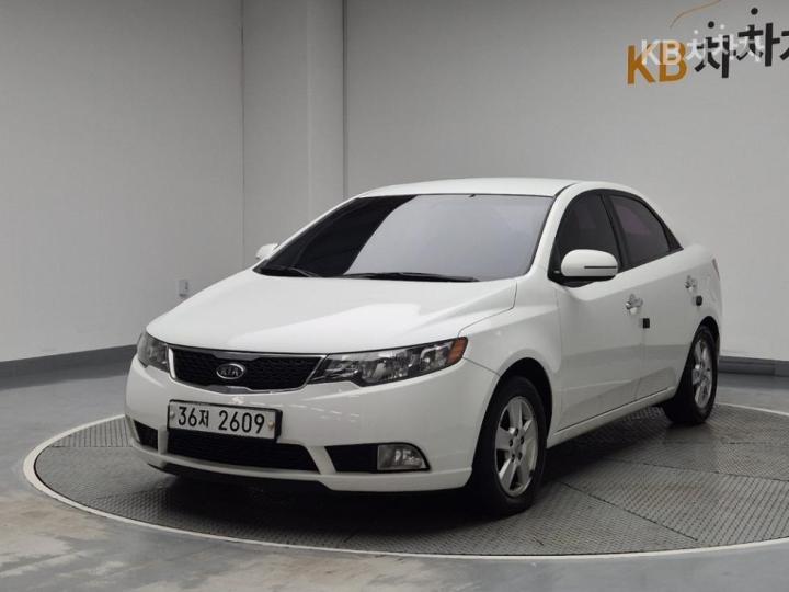 Kia Forte 1.6 GDI Luxury 2