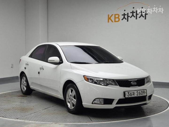 Kia Forte 1.6 GDI Luxury 5