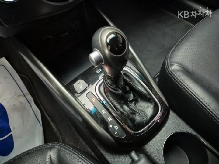 Kia Forte 1.6 GDI Luxury 9