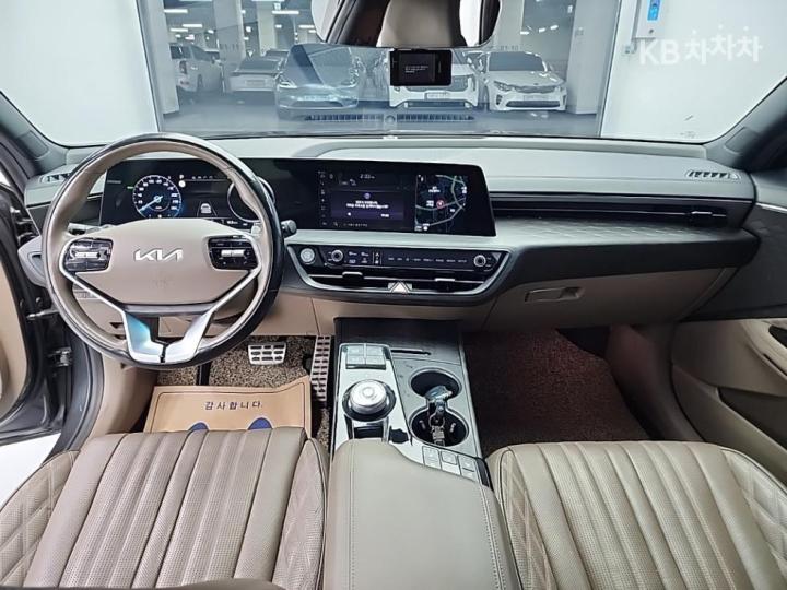 Kia K8 Hybrid 1.6 Turbo Signature 8