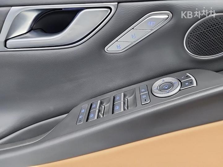 Genesis G80 RG3 2.5 T-GDi AWD 9