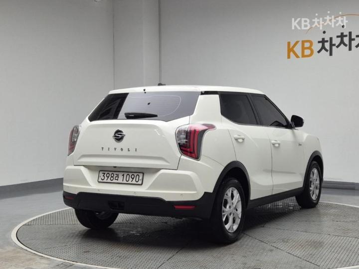 KG Mobility (Ssangyong) Tivoli Gasoline V1 2WD Base Type 4