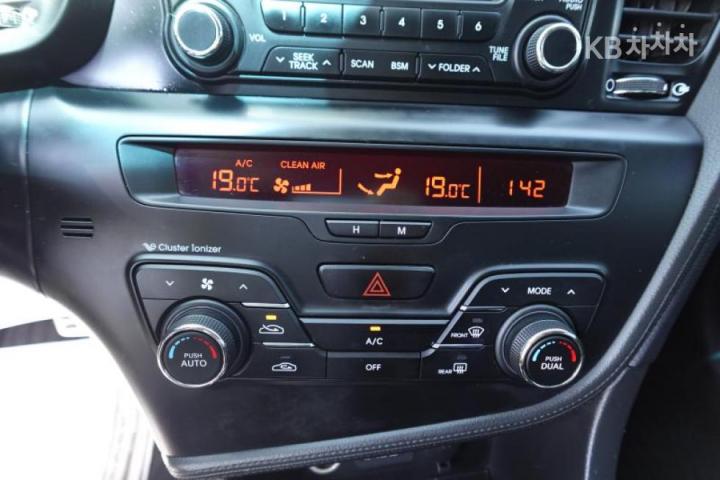 Kia K5 Gasoline 2.0 Turbo GDI Noblesse 9
