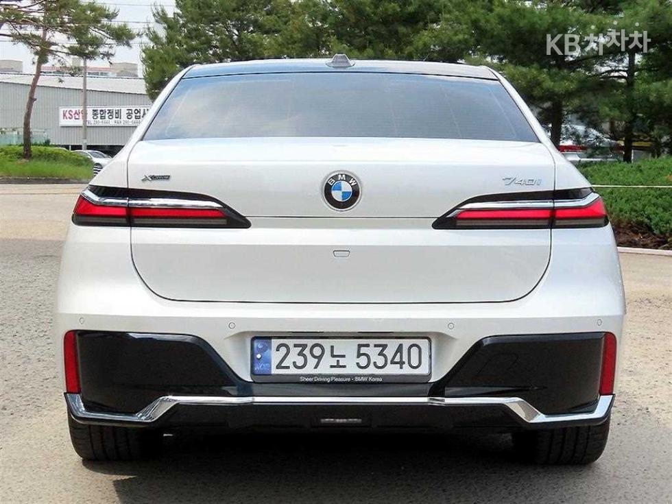 BMW 7er — miniaturë 4