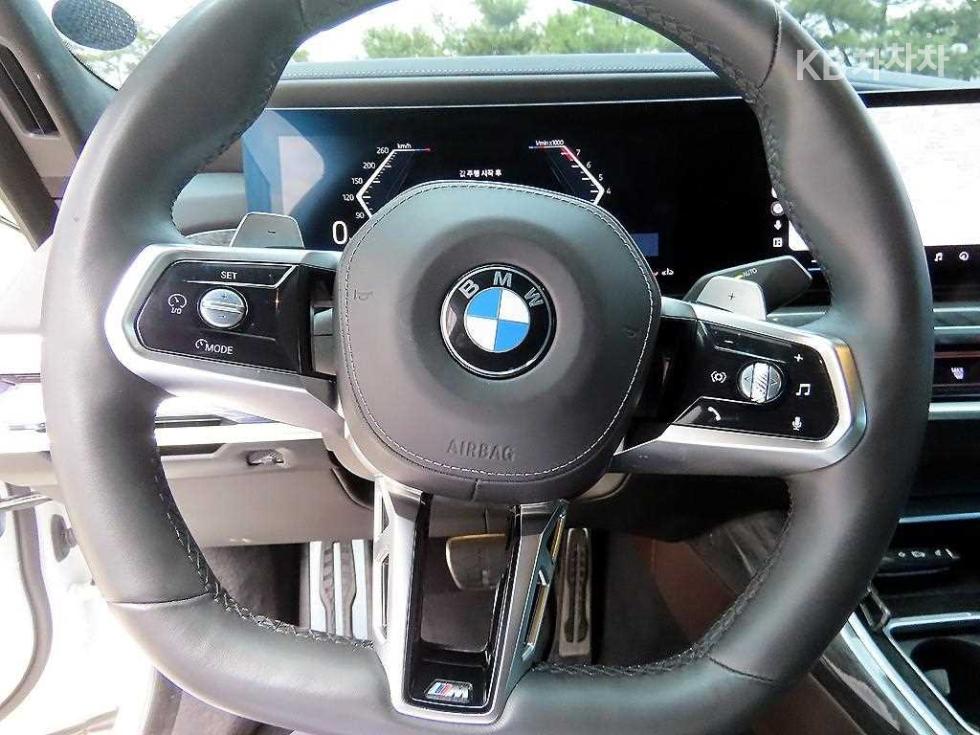 BMW 7er — miniaturë 8