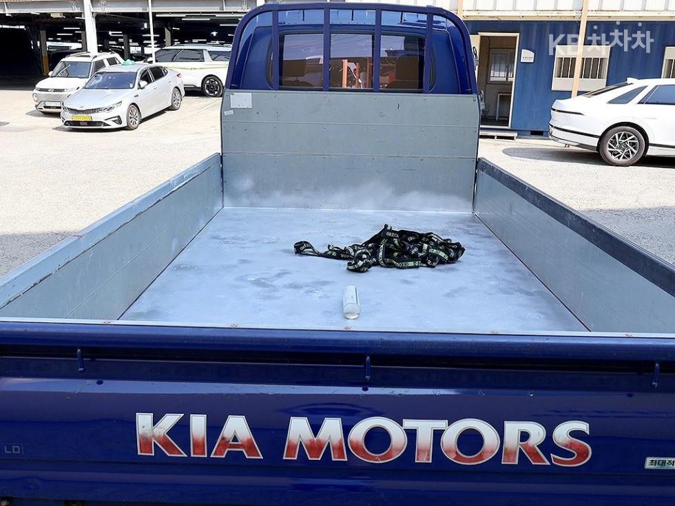 2013 - kia bongo iii
