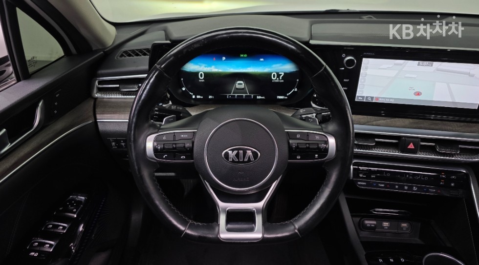 2021 - kia k5