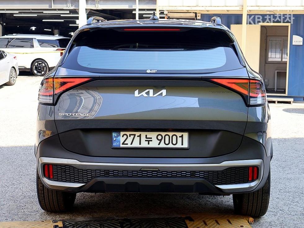 2023 - kia sportage