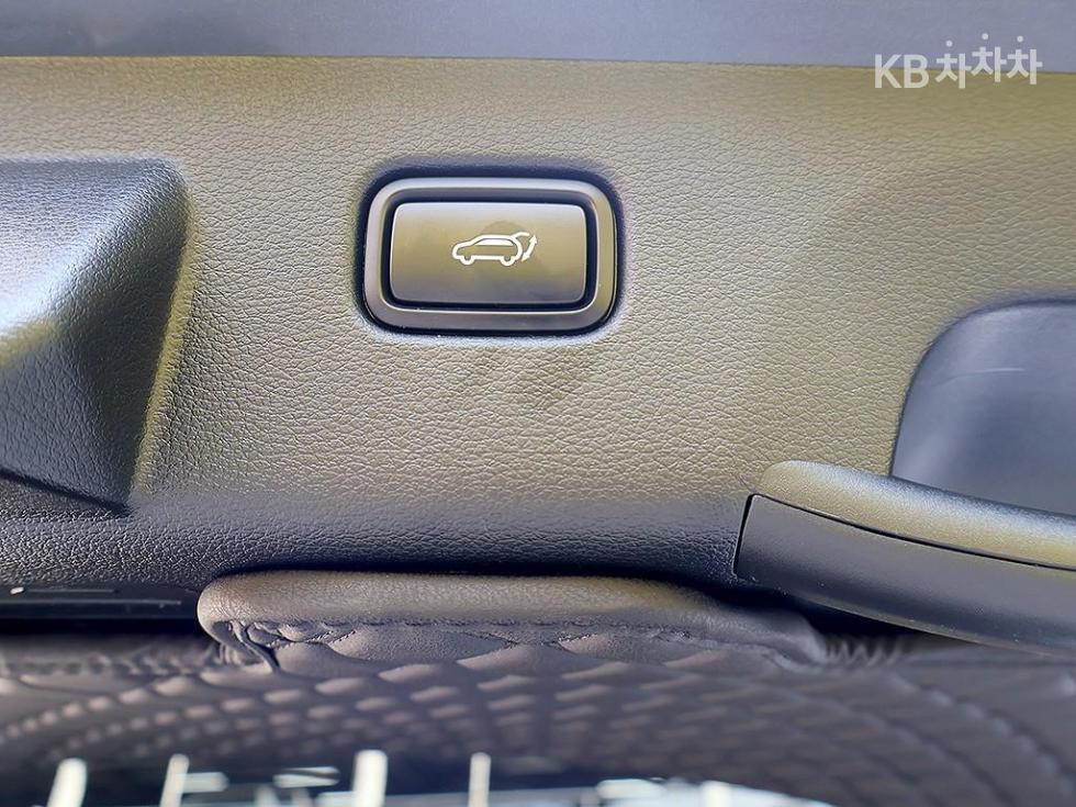 2023 - kia sportage