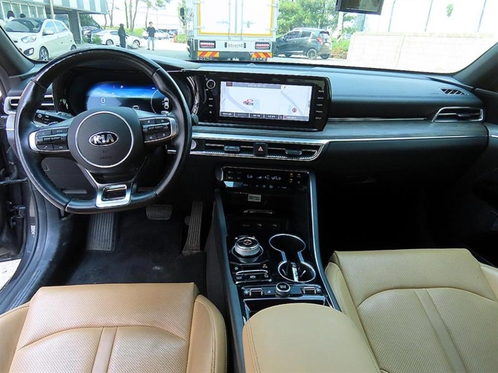 2021 - kia k5