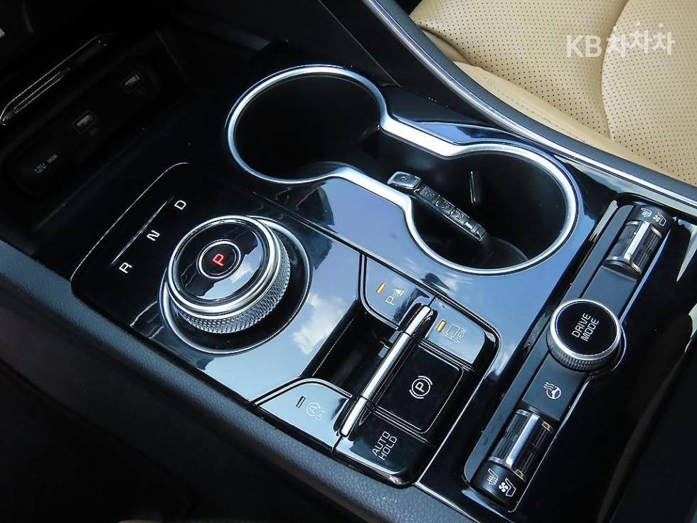 2021 - kia k5