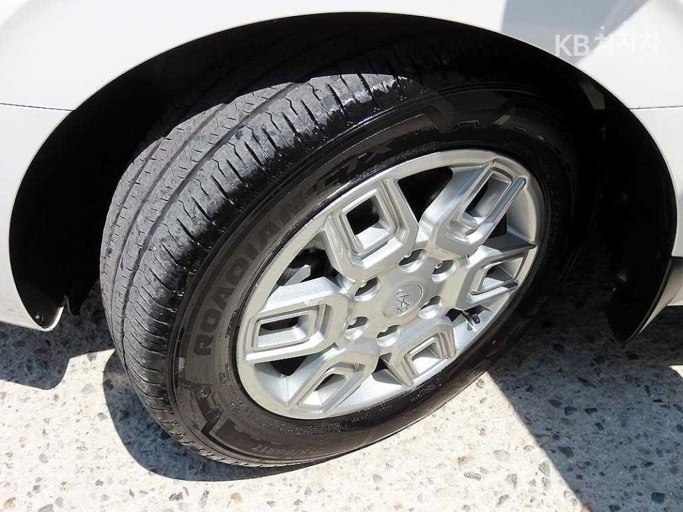 Hyundai Staria — miniaturë 19
