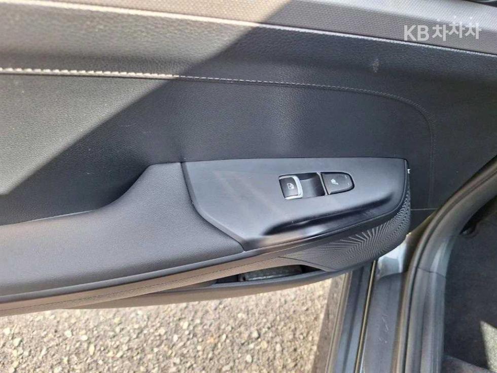2023 - kia k5