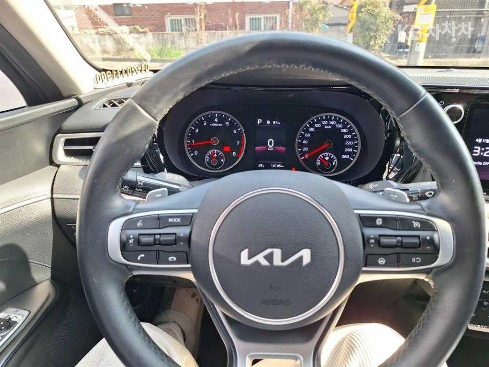 2023 - kia k5