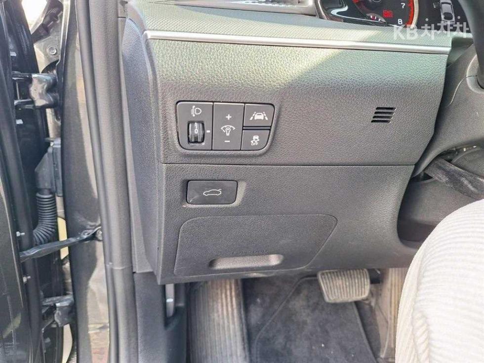 2023 - kia k5