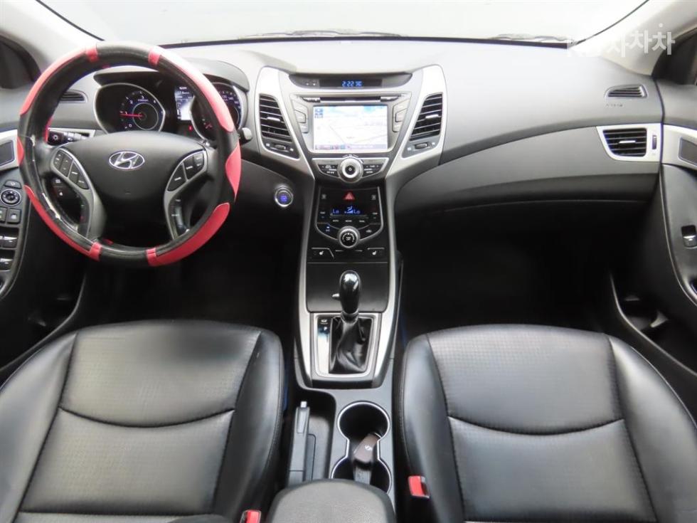 Hyundai Avante — miniaturë 7