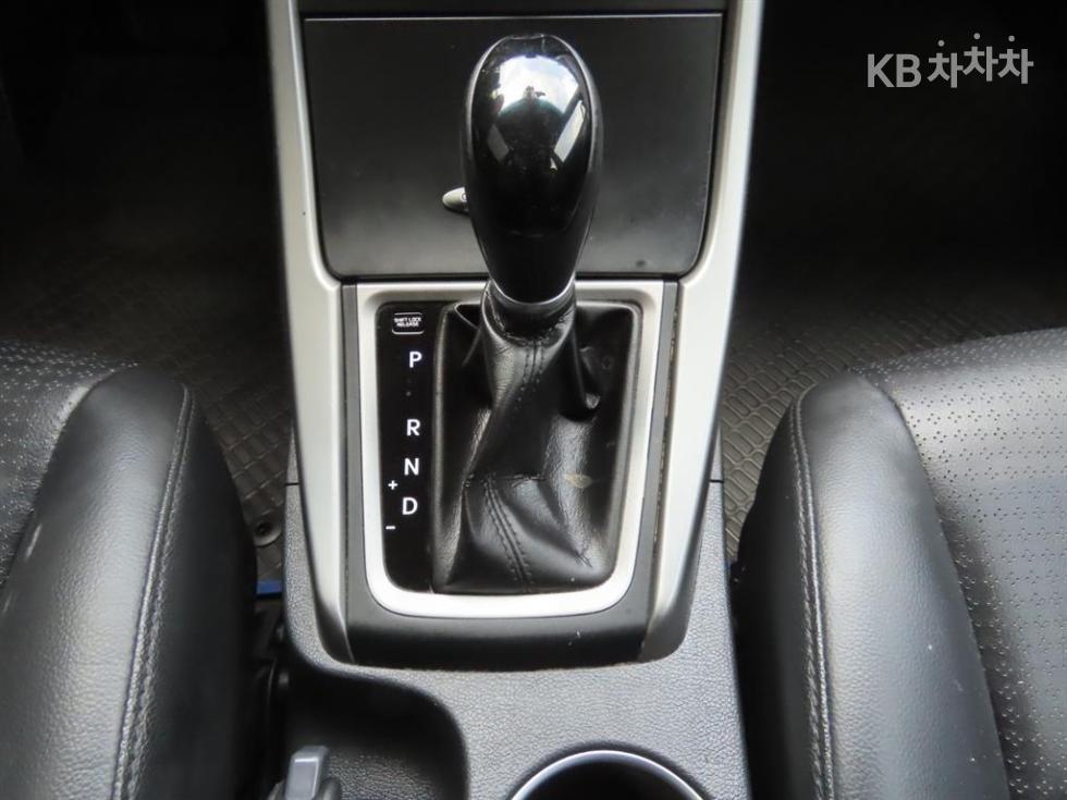 Hyundai Avante — miniaturë 9
