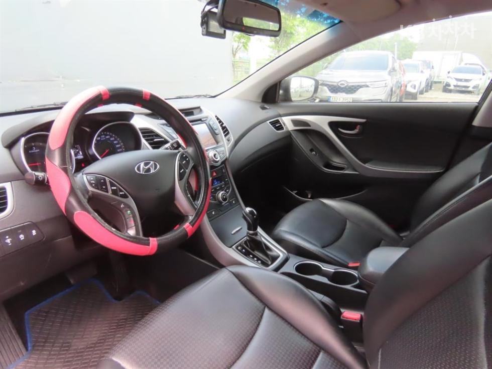 Hyundai Avante — miniaturë 14