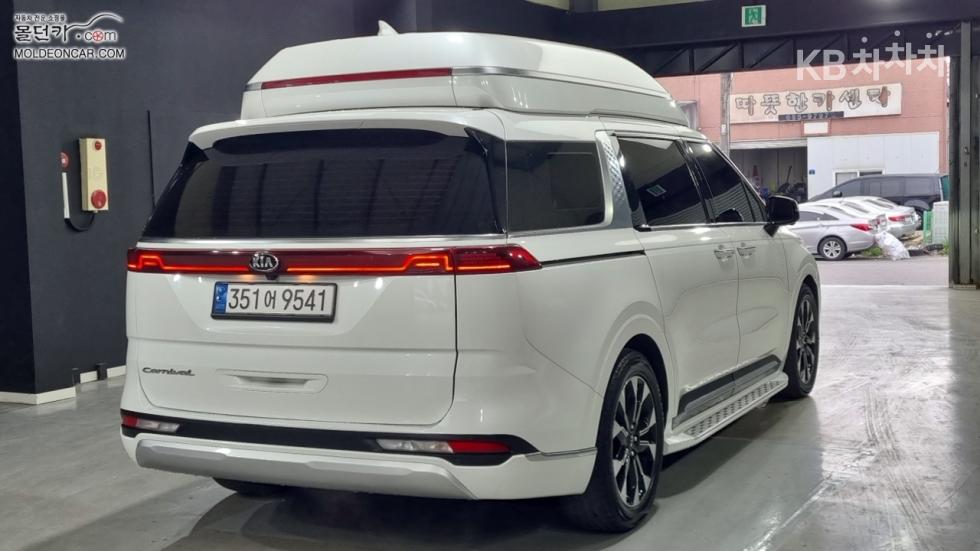 2021 - kia carnival