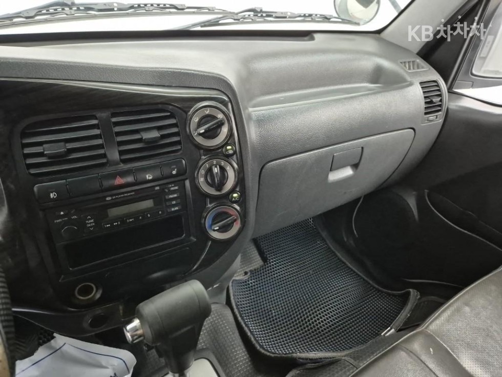 2010 - kia bongo iii