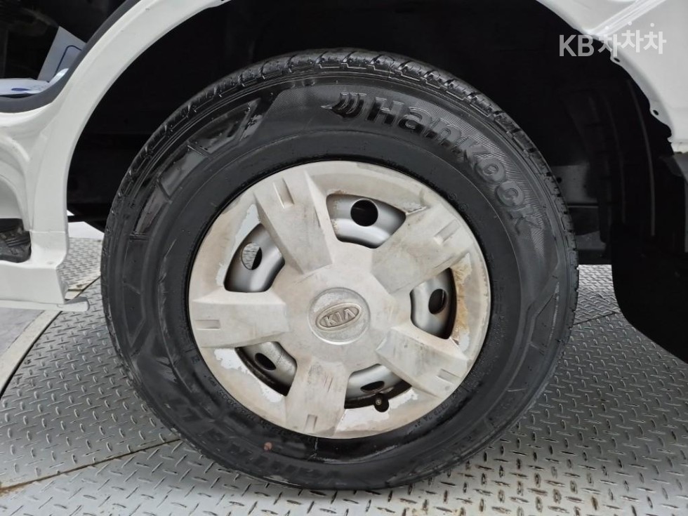 2010 - kia bongo iii