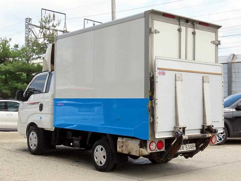 2022 - kia bongo iii