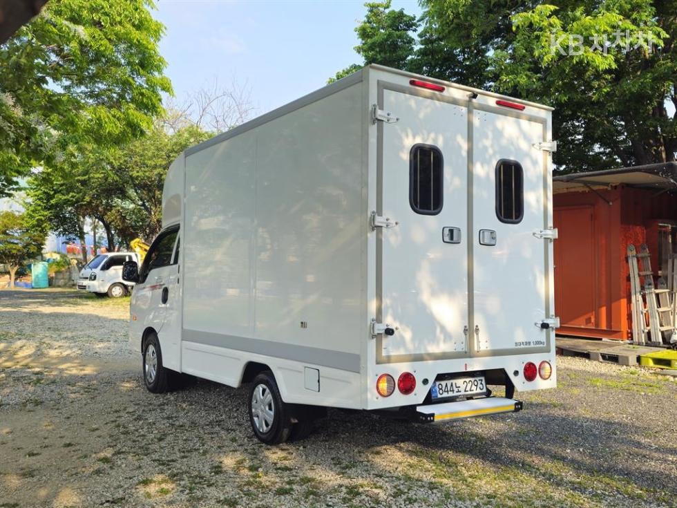 2024 - kia bongo iii
